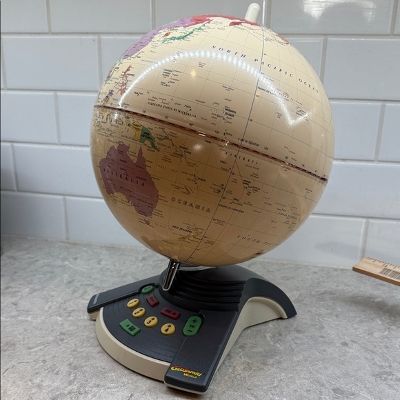 Exploratoy Geosafari World Interactive Educational Globe. Works. Like New! - Picture 2 of 6